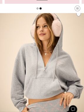 PINK VICTORIAS SECRET Light Gray Half-Zip Crop Hoodie - Women's Cozy Sweatshirt